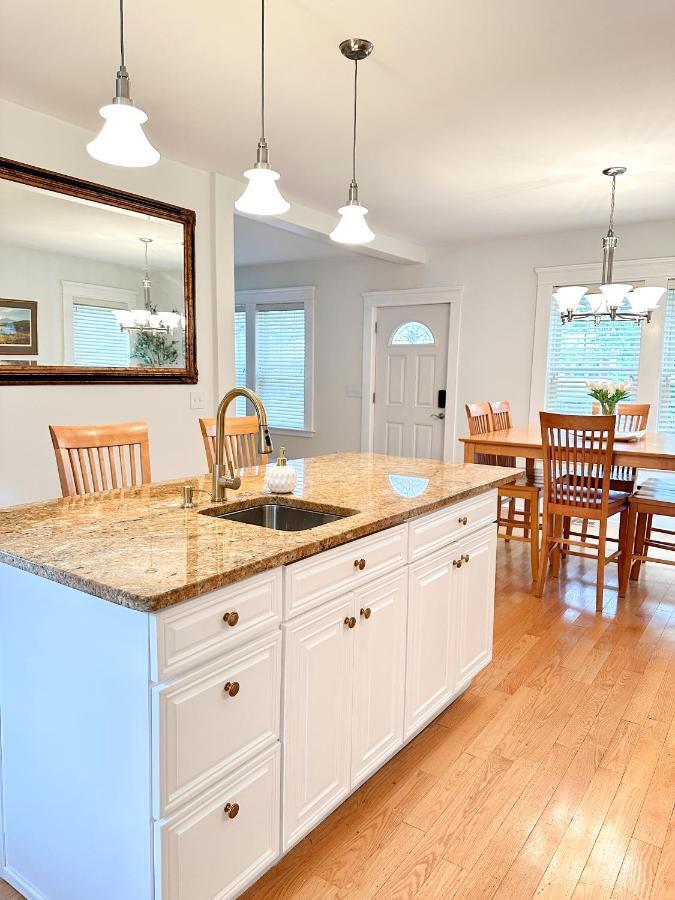 7 Mins Drive To Yale, Large Fenced Yard Villa Ню Хейвън Екстериор снимка