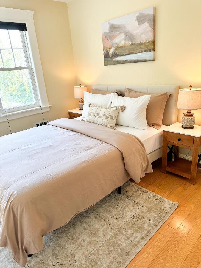 7 Mins Drive To Yale, Large Fenced Yard Villa Ню Хейвън Екстериор снимка